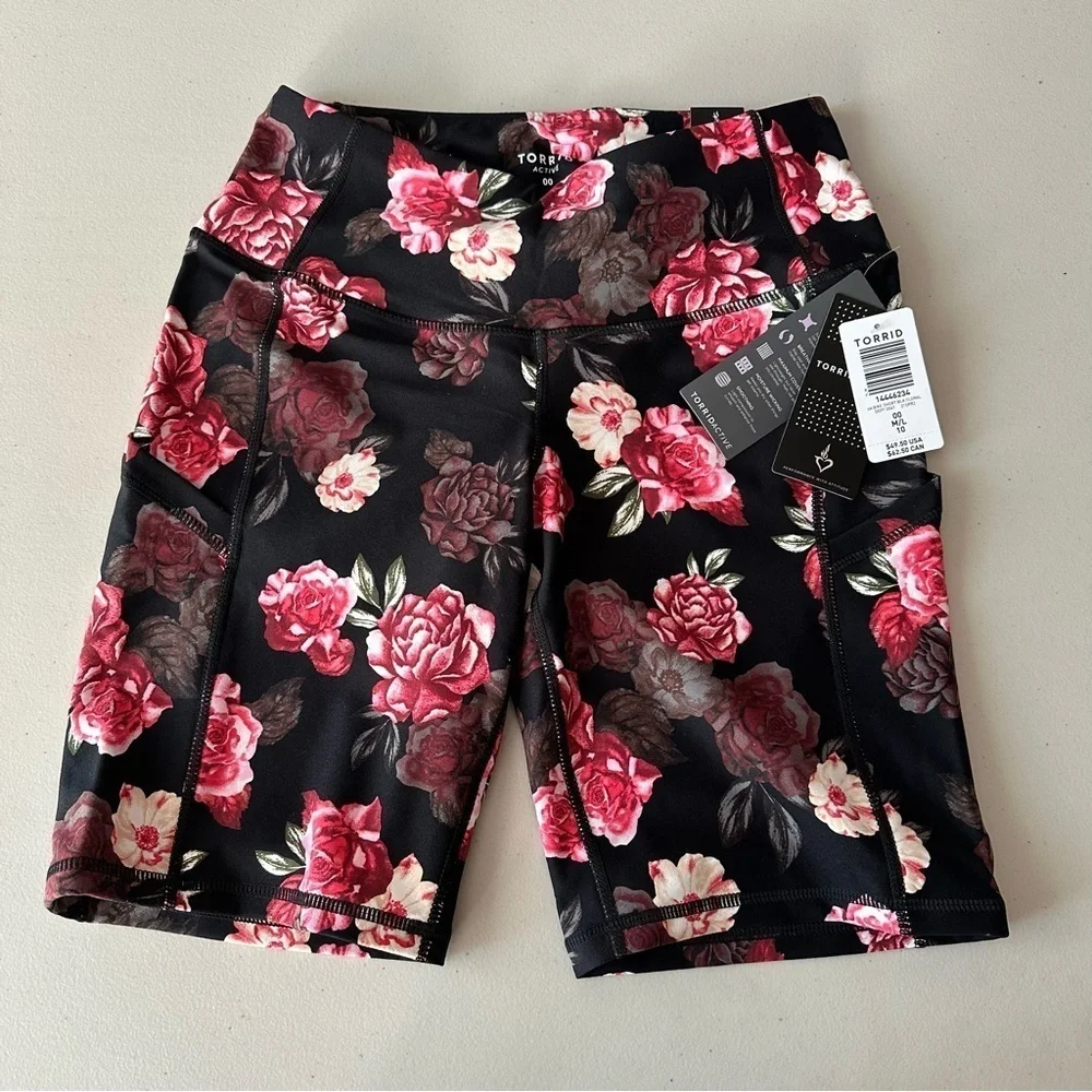 NWT Torrid Performance Core 9” Active Bike Short Camo & Black Floral 00